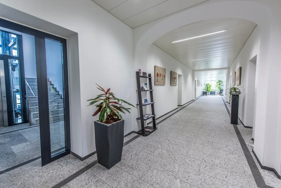 Espaces de bureau ou commerciaux uniques dans le beau château