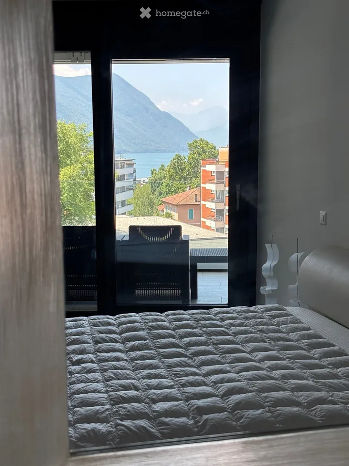 Schönes "Chic" Apartment - 2.5 möbliert in PARADISO mit Seeblick und Blick auf den Luganer Golf