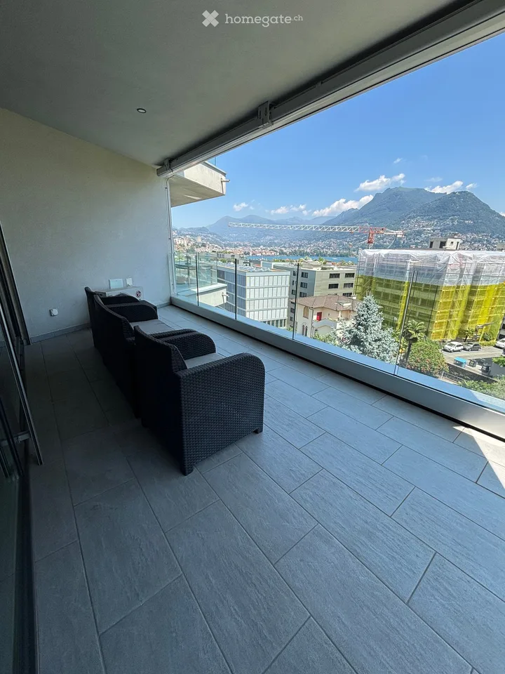 Schönes "Chic" Apartment - 2.5 möbliert in PARADISO mit Seeblick und Blick auf den Luganer Golf