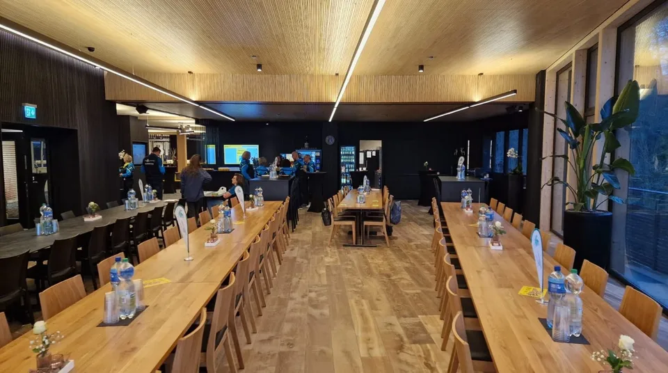 Erstvermietung: Co-Working, Büro, Atelier- und Praxis-Räumlichkeiten im modernen Geschäftshaus