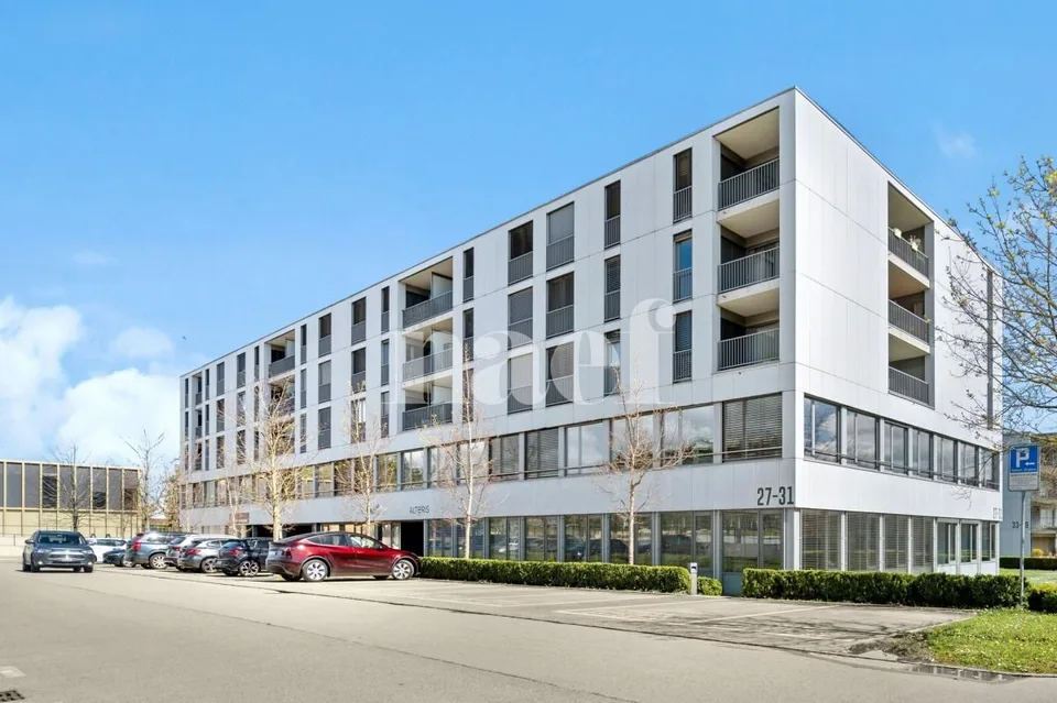 Oberfläche von ca. 251m2, modulierbar im 1. Stock