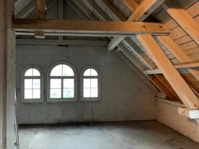 Ampio spazio di stoccaggio con charme in affitto!