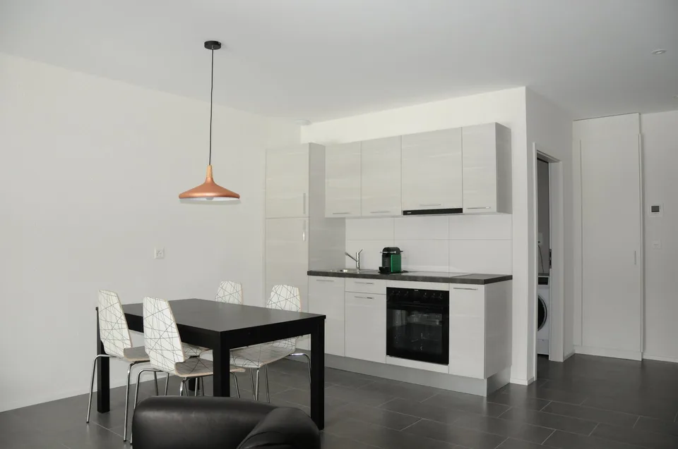 Très grand studio meublé et équipé à côté du M2 - Fourmi !