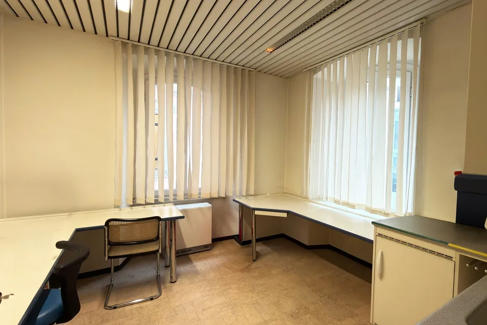 PRESTIGIOSO STUDIO MEDICO CENTRO STORICO BELLINZONA – Foto 6 von 11