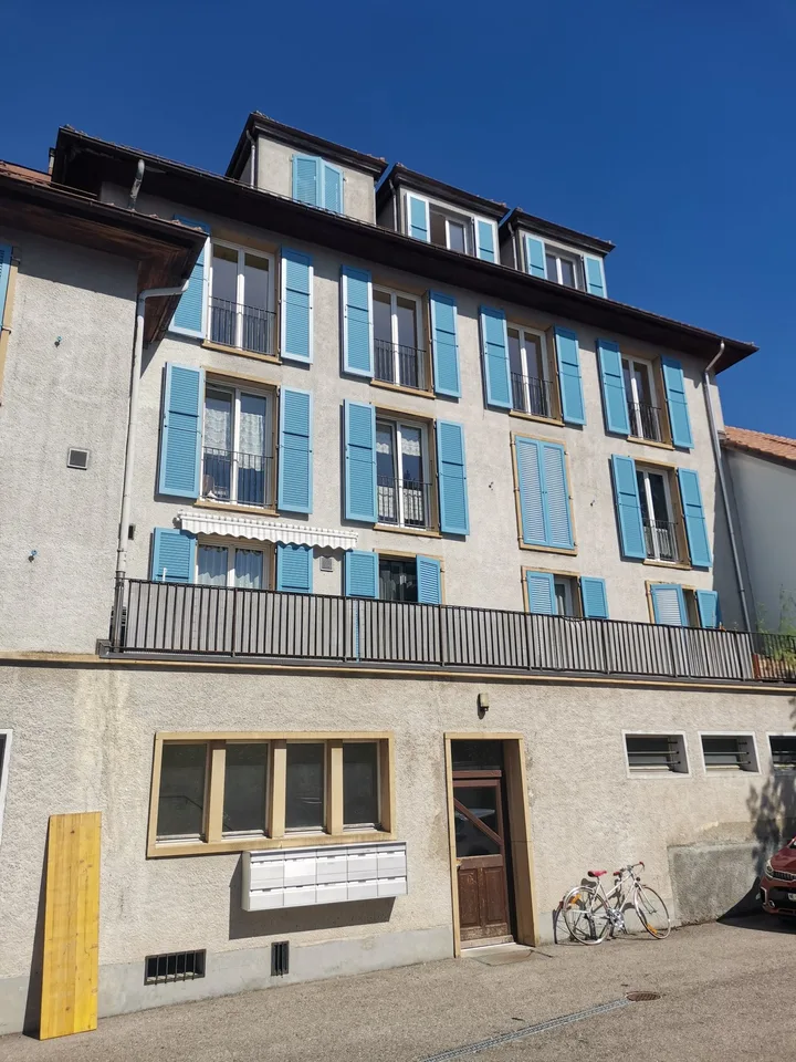 Delizioso appartamento di 3 locali nel centro del villaggio di Môtiers – foto 9 di 9