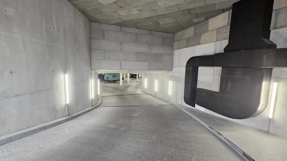 Posto auto con stazione di ricarica E a 3604 Thun