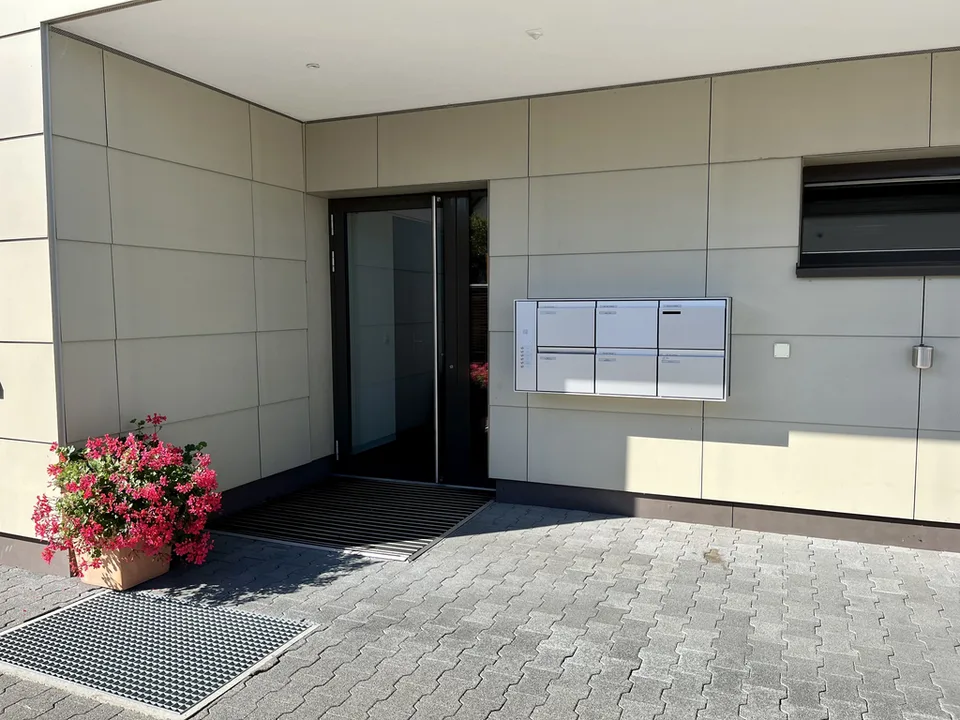 Spazio di ufficio flessibile con 120 m2 e varie stanze secondarie a Rothrist