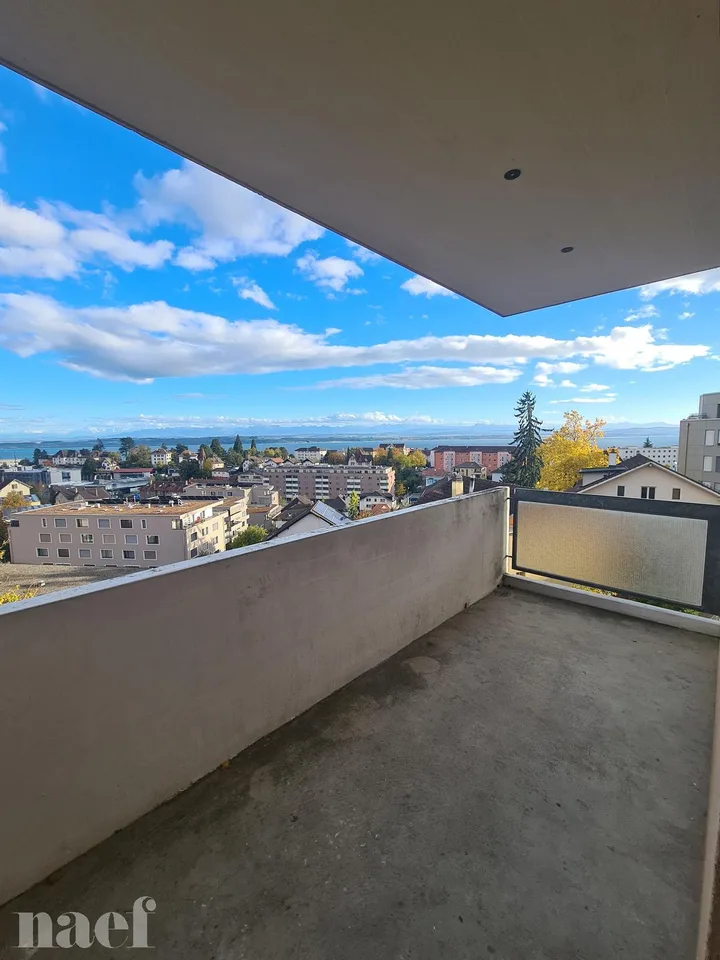Appartamento di tre locali con vista sul lago