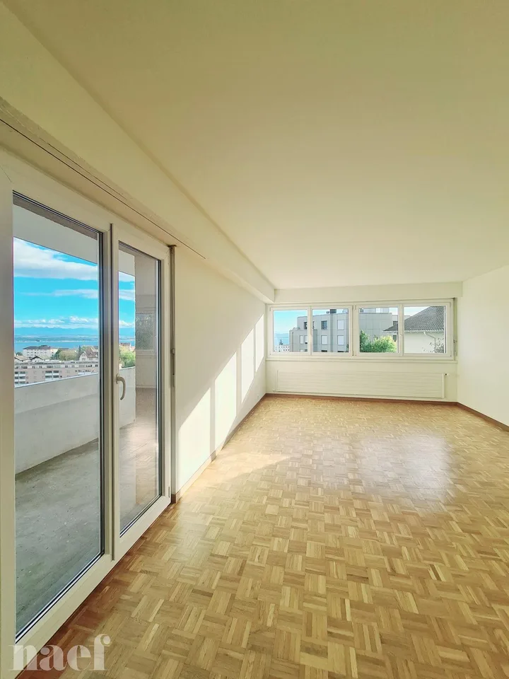 Appartamento di tre locali con vista sul lago