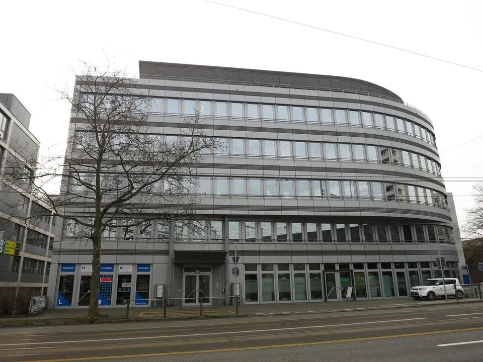 Einstellplatz zu vermieten unmittelbar beim Bahnhof Oerlikon