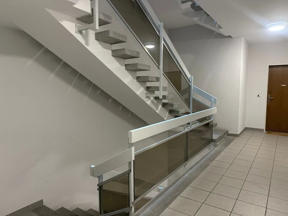 Disponible immédiatement - fraîchement peint, grand, spacieux appartement 4,5 pièces avec 3 grands balcons – photo 6 sur 26