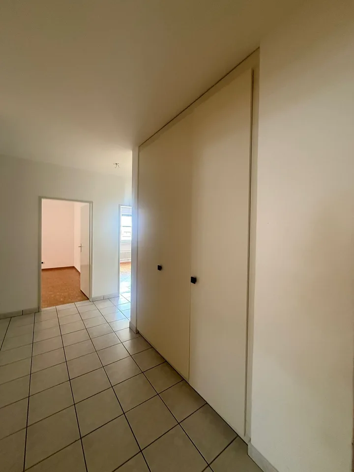 Disponible immédiatement - fraîchement peint, grand, spacieux appartement 4,5 pièces avec 3 grands balcons – photo 11 sur 26