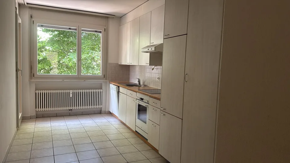 Disponible immédiatement - fraîchement peint, grand, spacieux appartement 4,5 pièces avec 3 grands balcons – photo 12 sur 26