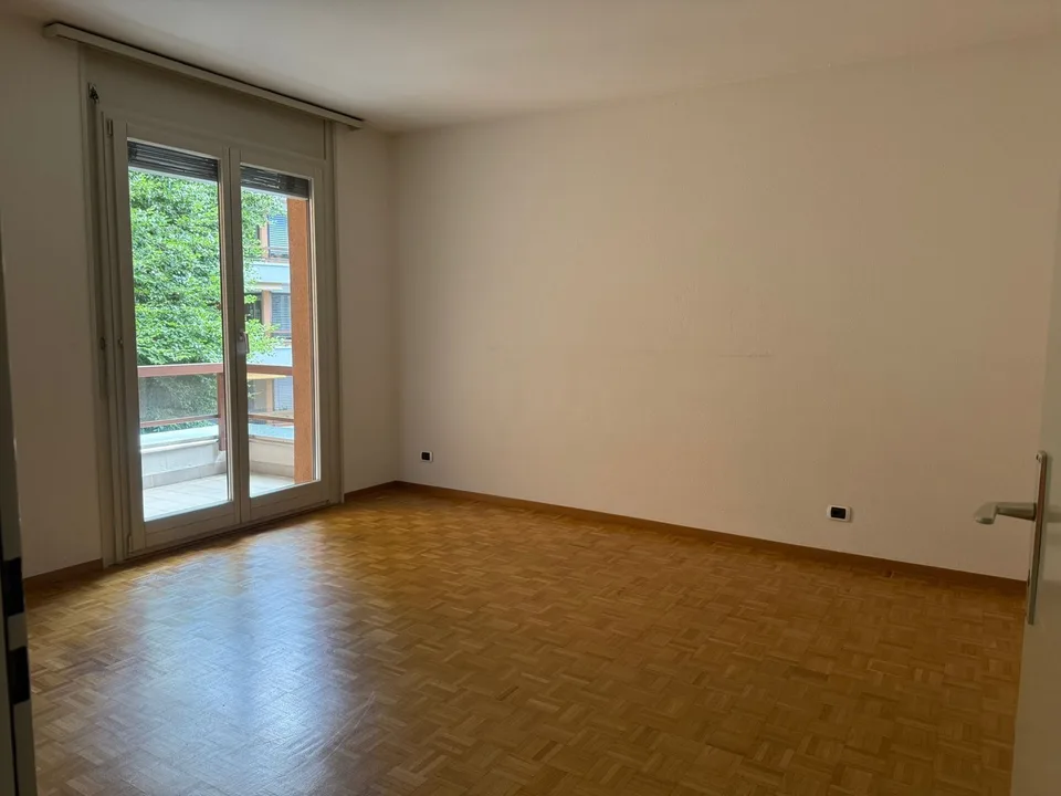 Disponible immédiatement - fraîchement peint, grand, spacieux appartement 4,5 pièces avec 3 grands balcons – photo 8 sur 26