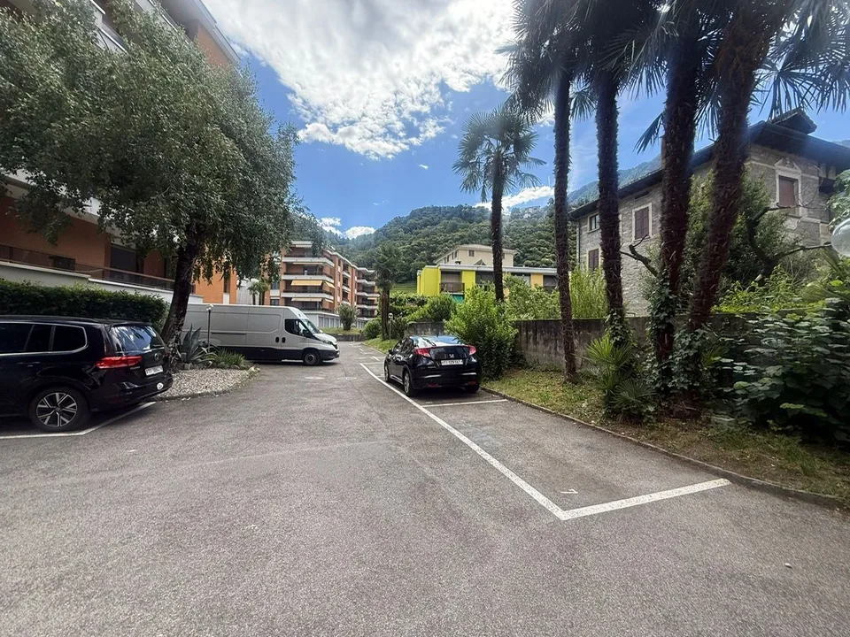 Disponibile ora - fresca di pittura, grande, spazioso appartamento di 4,5 locali con 3 ampi balconi