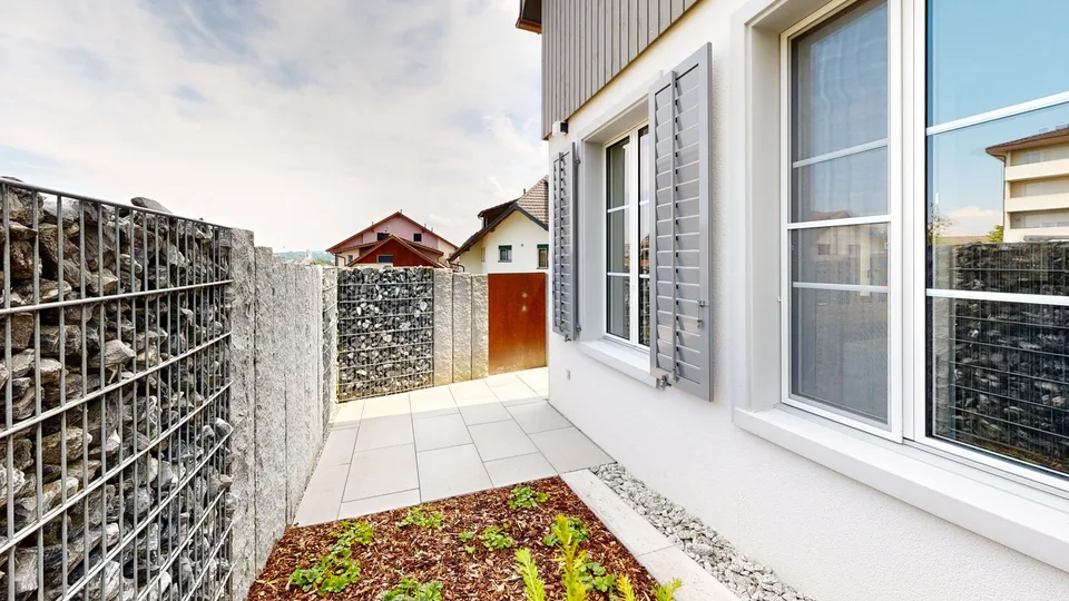 Erstvermietung: Charmantes, frisch renoviertes Tiny House mit privatem Garten in Boswil