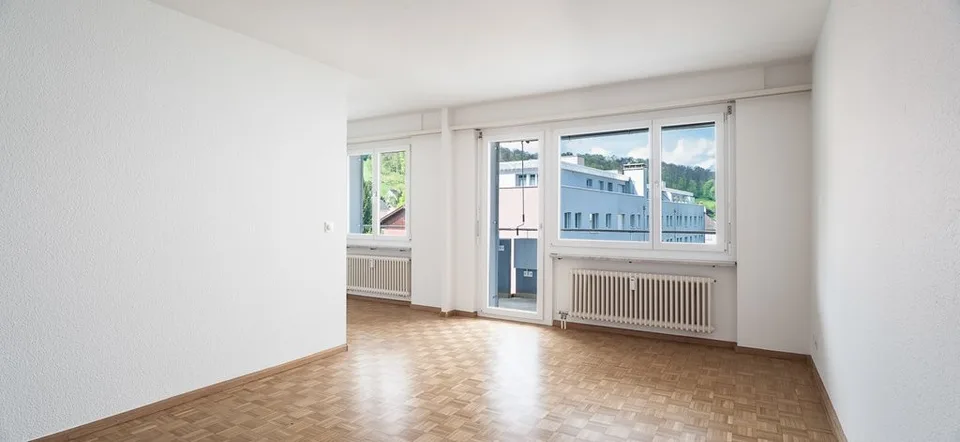 Tolle Wohnung mit grosszügigem Balkon an ruhiger Lage