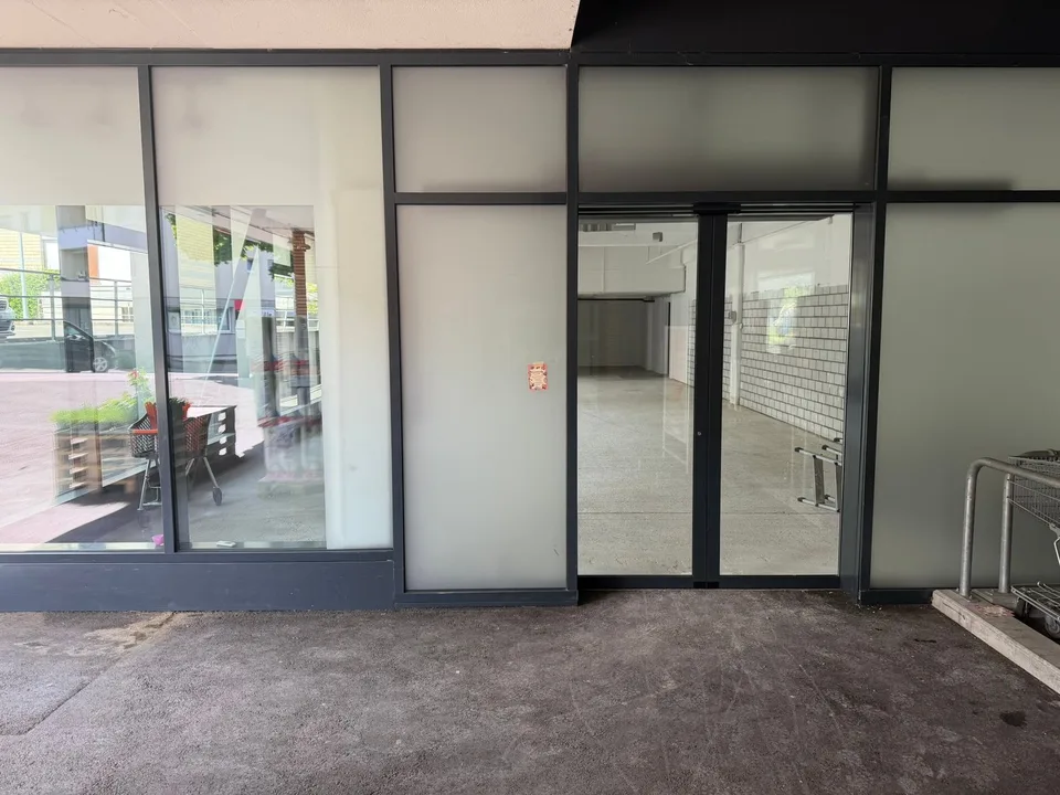 Attraktive Verkaufsfläche im Spiegel b. Bern