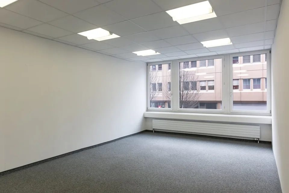 2 Büros im 1. OG zu vermieten