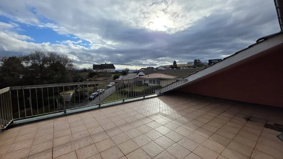 MAGNIFIQUE TRIPLEX DE 130M2 AVEC TERRASSE PRIVATIVE DE 30M2 & GARAGE