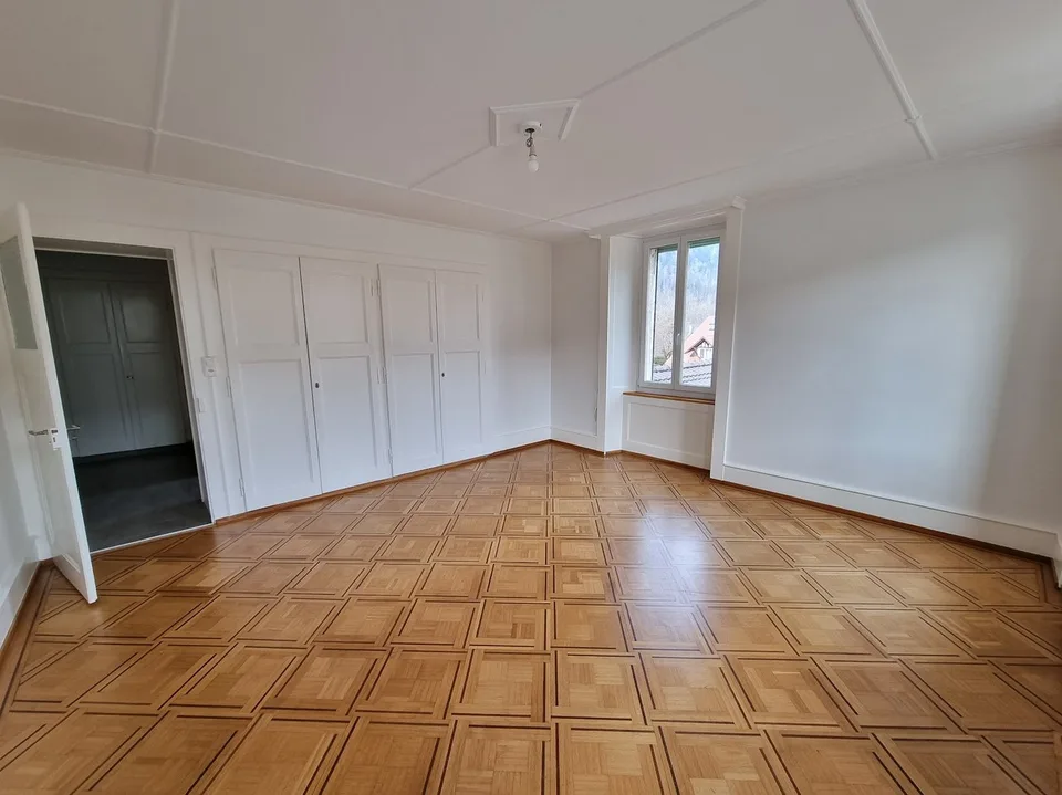 Großes Apartment mit 5,5 Zimmern in der Nähe von Schulen – Foto 7 von 11