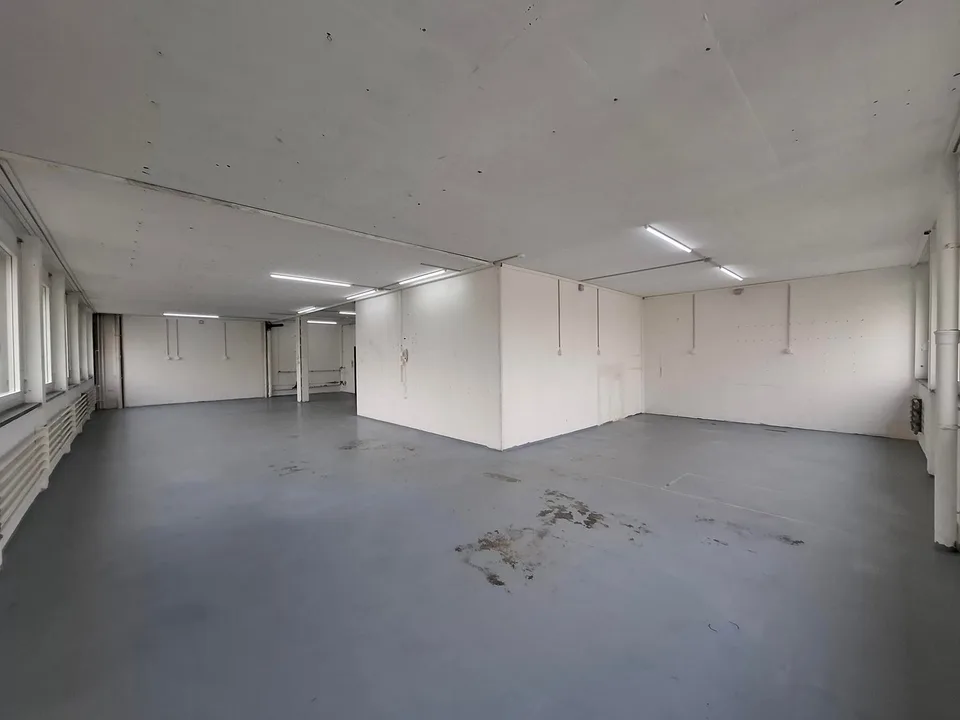 Bureaux et locaux commerciaux, 170 m2, évolutifs, dans un emplacement idéalement desservi à Muttenz, BL