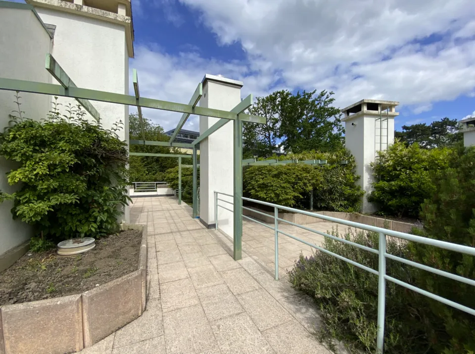 Quiet and green duplex, just a few steps from Lake Geneva