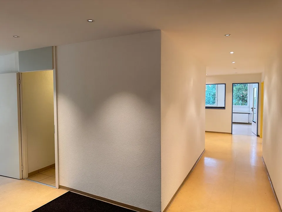 Grosszügige Büro/-Gewerbefläche in Zumikon - sofort verfügbar – Foto 16 von 19