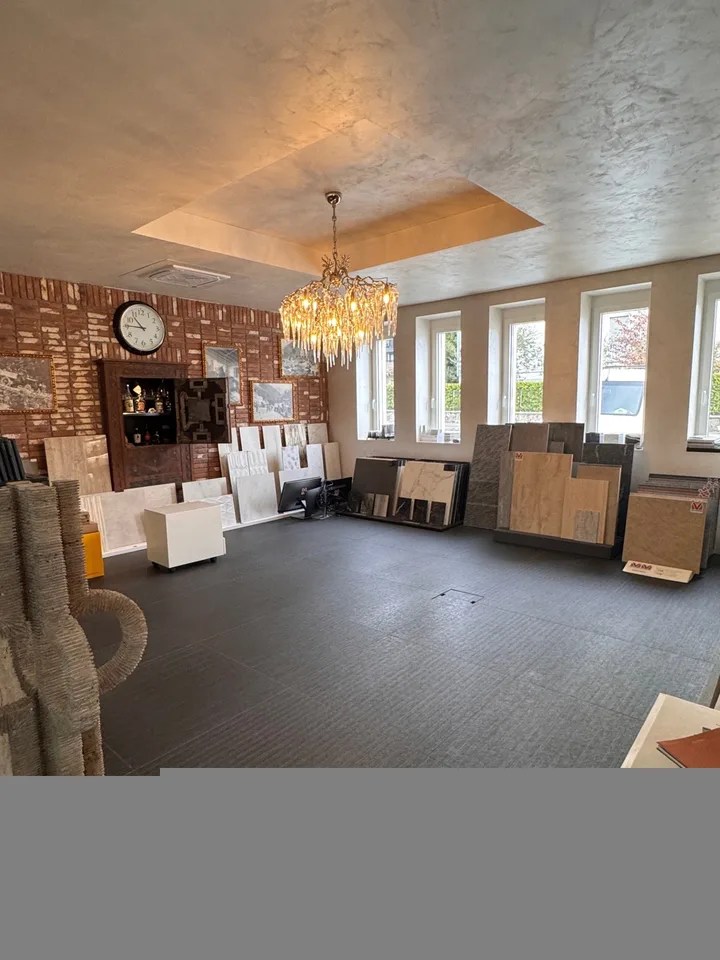 Large commercial space with 7 parking spaces for rent – photo 7 of 13