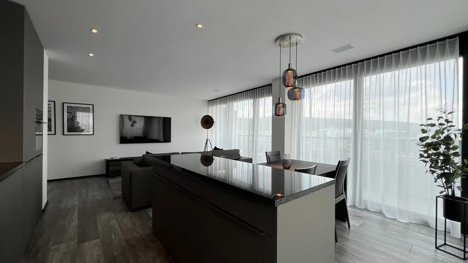 Appartement moderne meublé de 2,5 pièces avec balcon à Zurich