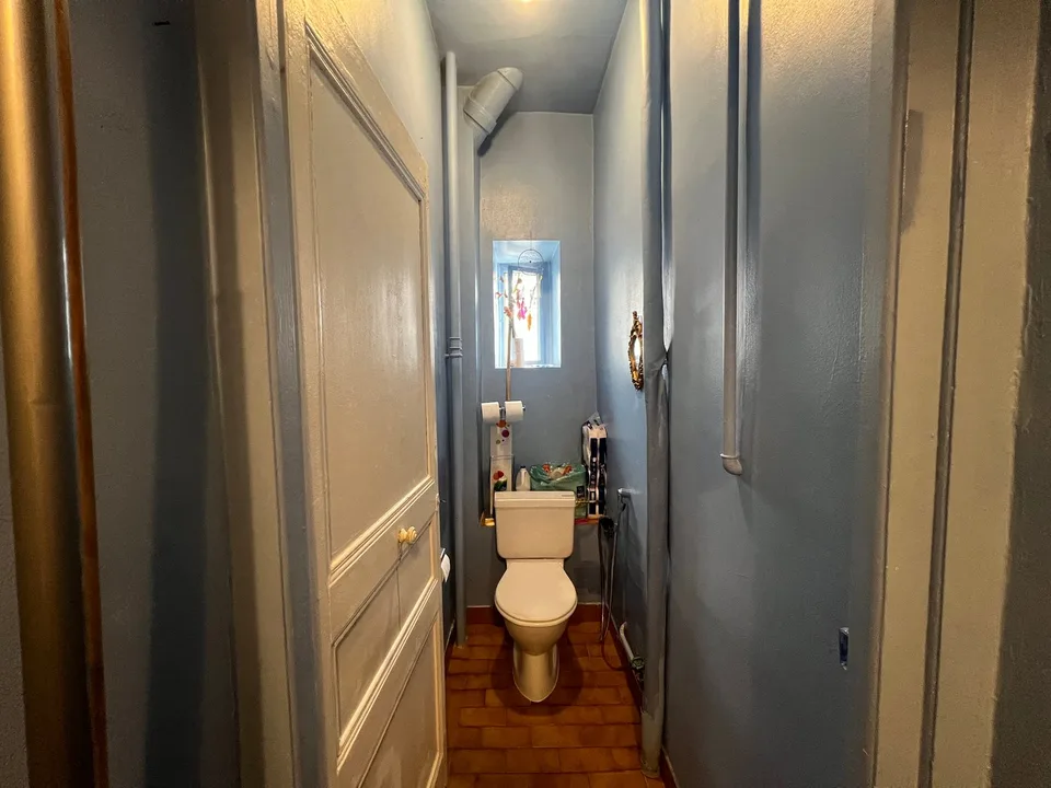 Charmant appartement de 4 pièces au rez-de-chaussée surélevé à La Chaux-de-Fonds – foto 8 di 21