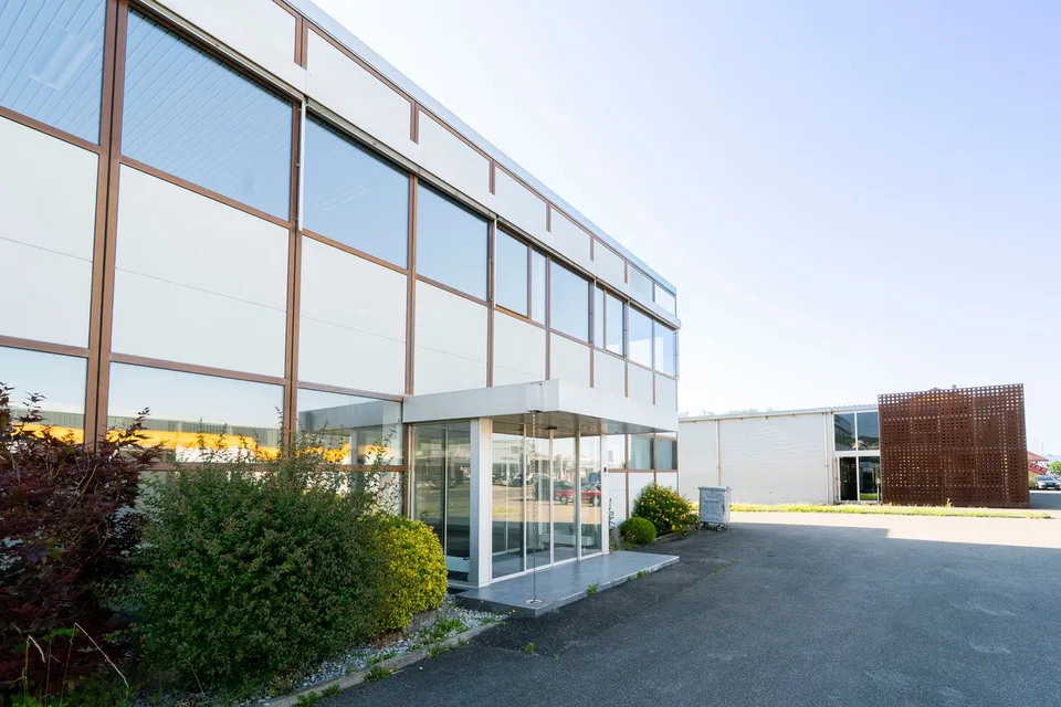 Industrie- und Verwaltungsgebäude mit 960 m2 zur Miete