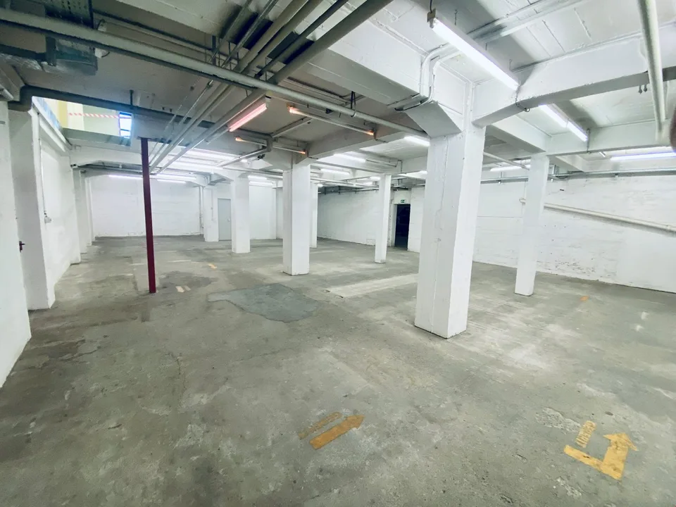 ESPACES DE STOCKAGE CENTRALEMENT SITUÉS – photo 8 sur 9