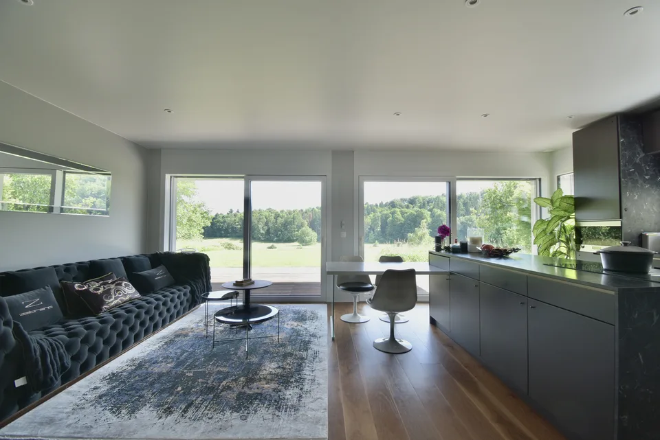 Un appartement de 4.5 pièces moderne à l'abri des regards