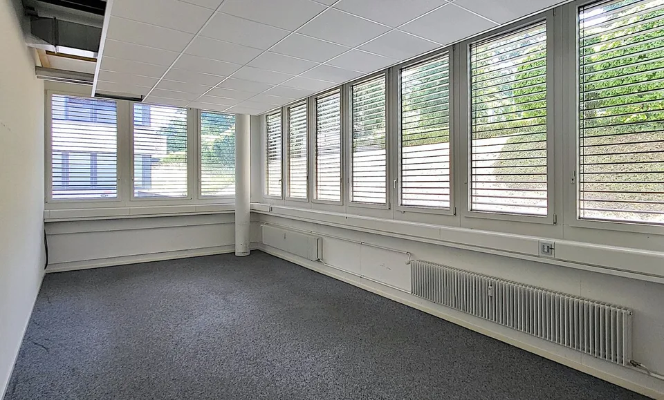Befahrbare Gewerbeflächen im TechCenter Reinach!
