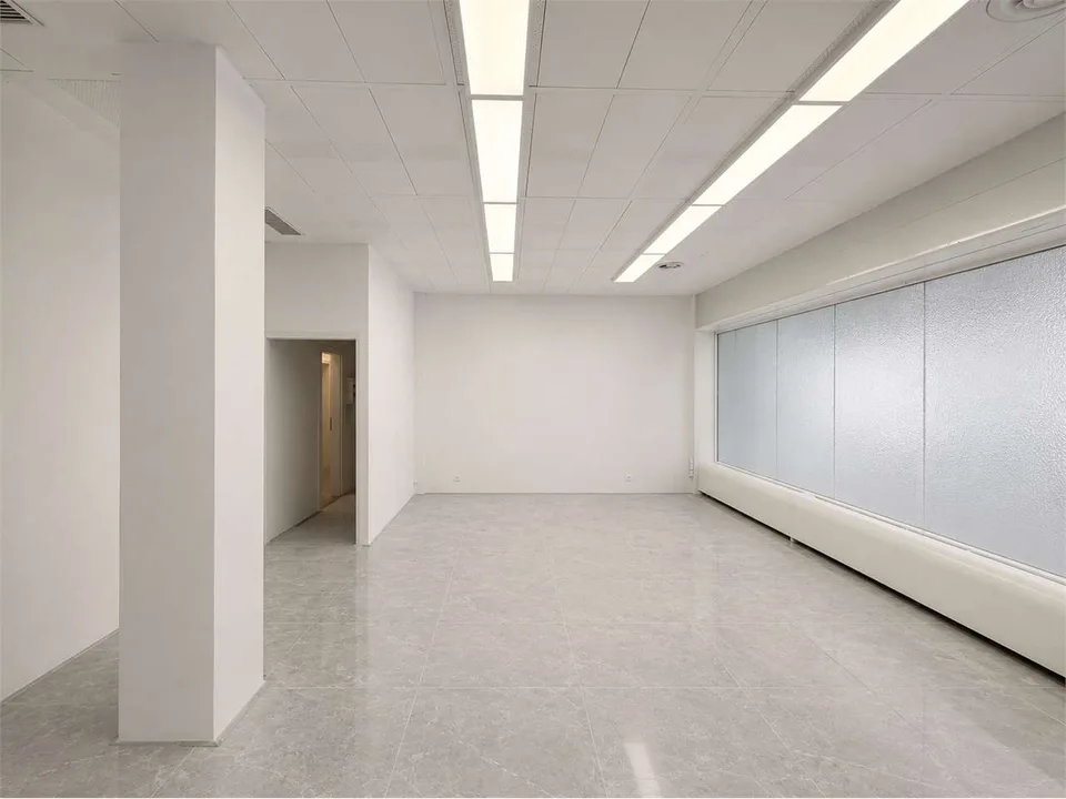 Commercial premises on the ground floor - Lugano