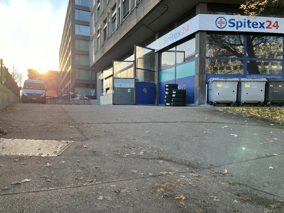 Magazzino in una posizione centrale a Zurigo