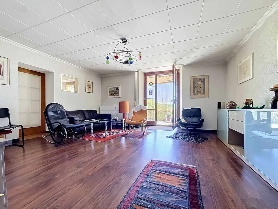 Haus mit 6,5 Zimmern und Baupotential
