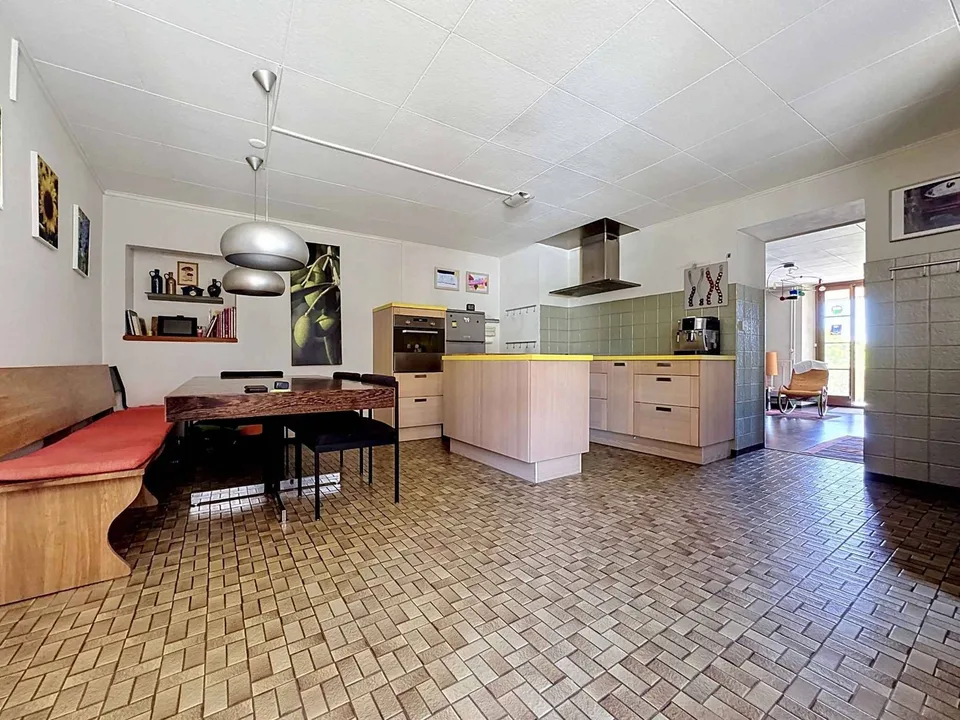 Haus mit 6,5 Zimmern und Baupotential