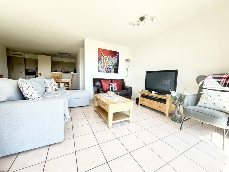 Schönes 3.5-Zimmer-Apartment mit 100 m2 und Terrasse
