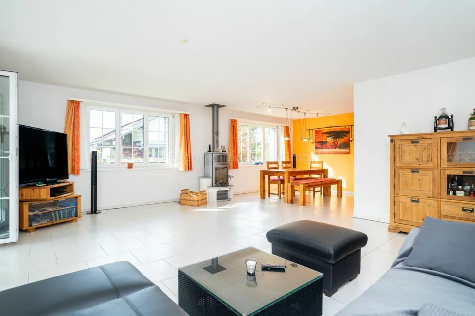 Maison de 5,5 pièces détachée avec piscine - indépendante et confortable