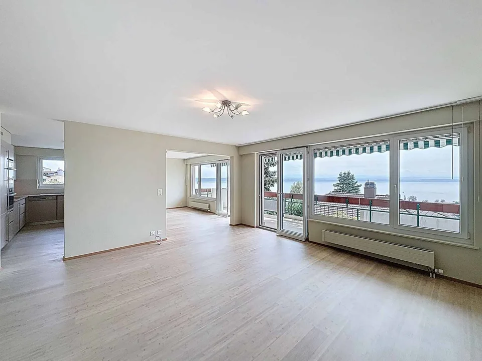 Elegantes 4.5-Zimmer-Wohnung mit Balkon in Auvernier, zwischen See und Weinbergen
