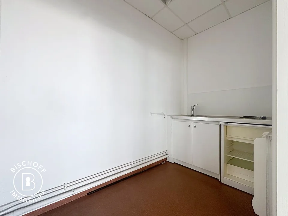 Modern office space with breathtaking views in Saint-Louis – photo 7 of 7