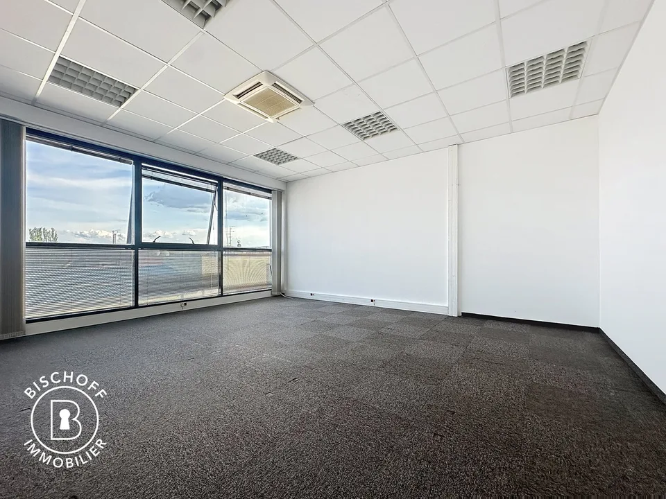 Moderne Bürofläche mit atemberaubendem Ausblick in Saint-Louis