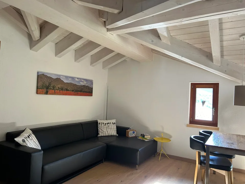 Charmante Dachgeschosswohnung mit Balkon & Abendsonne im idyllischen Goms