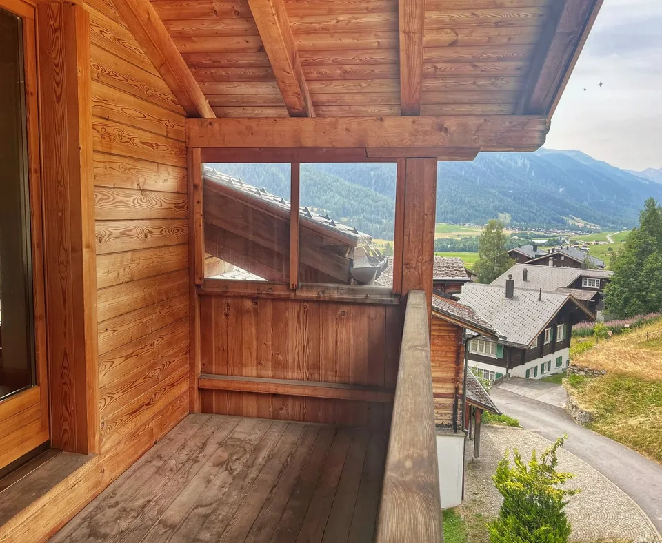 Charmante Dachgeschosswohnung mit Balkon & Abendsonne im idyllischen Goms
