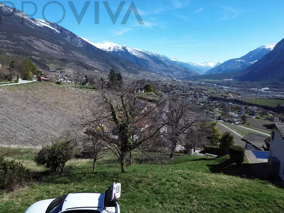 Terreno idilliaco con potenziale edificatorio e vista montana