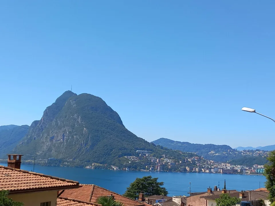 ACCOGLIENTE APPARTAMENTO A CASTAGNOLA CON SPLENDIDA VISTA LAGO