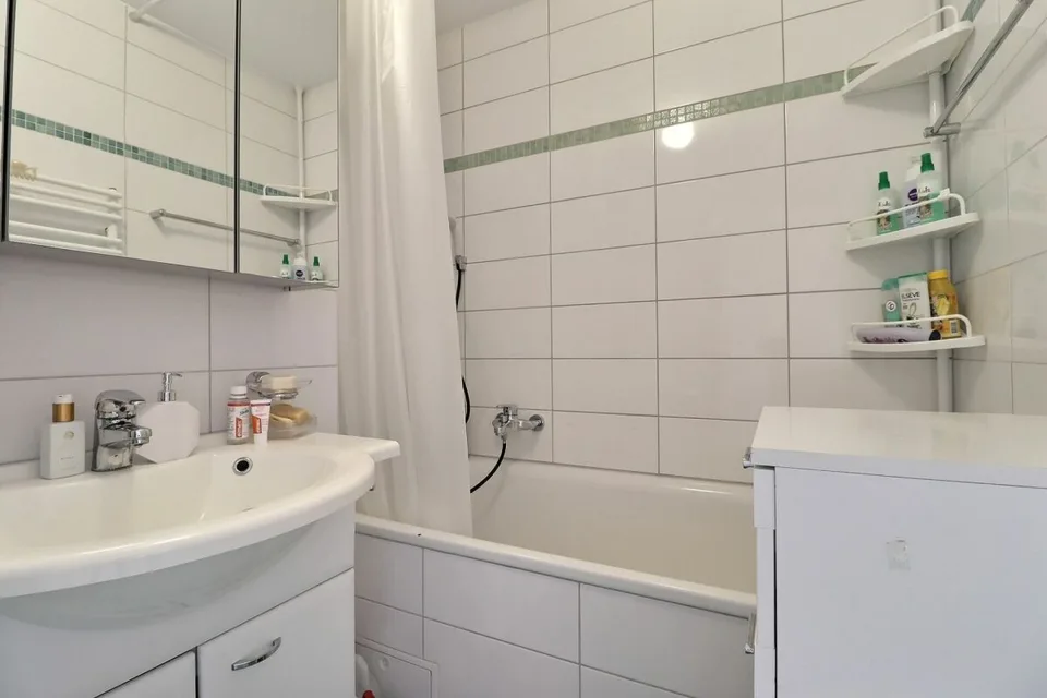 4,5 Zimmer in der Nähe des Sees und aller Annehmlichkeiten – Foto 11 von 13