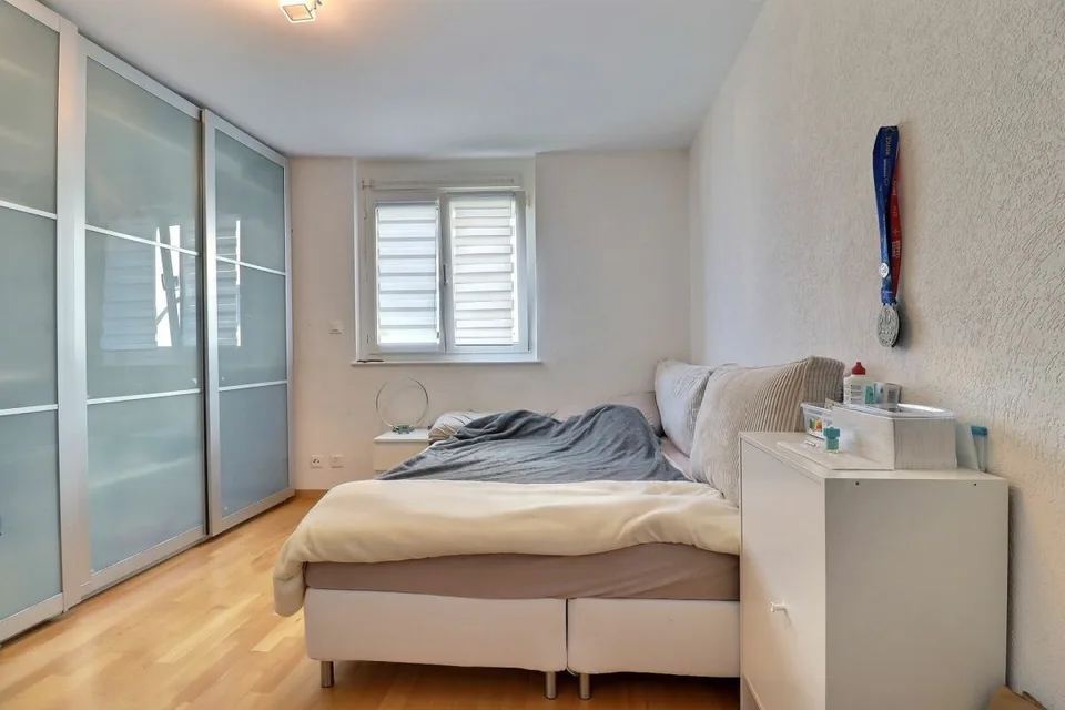 4,5 Zimmer in der Nähe des Sees und aller Annehmlichkeiten – Foto 7 von 13